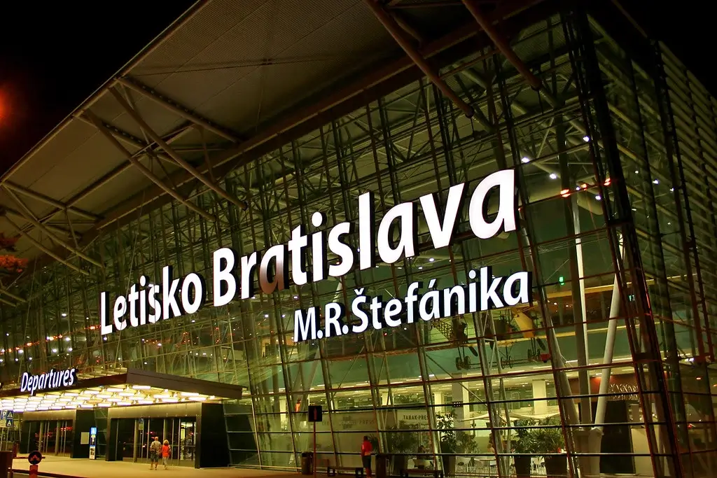 Letisko v Bratislave - sledovanie letov